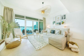 Maison Privee - Modern & Bright Apt with Sea Front Views of Burj AlArab